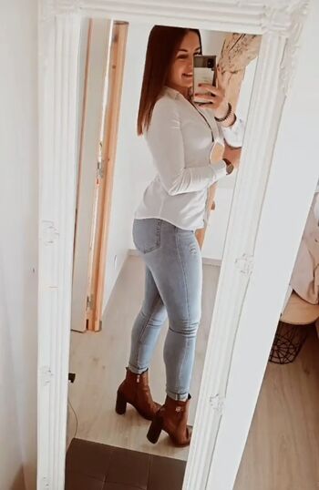 Full leaked Meuf en talons page private photo