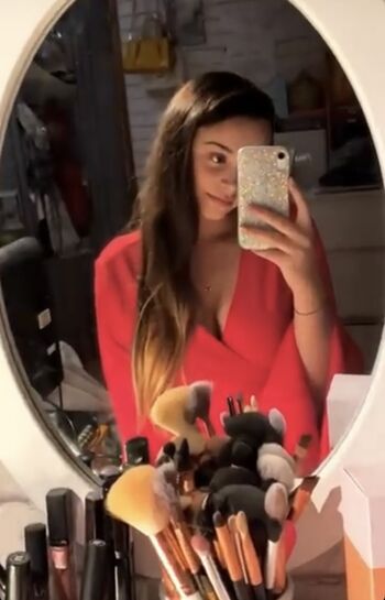 Full leaked Meuf en talons private photo