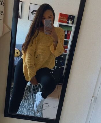 Full leaked Meuf en talons private photo