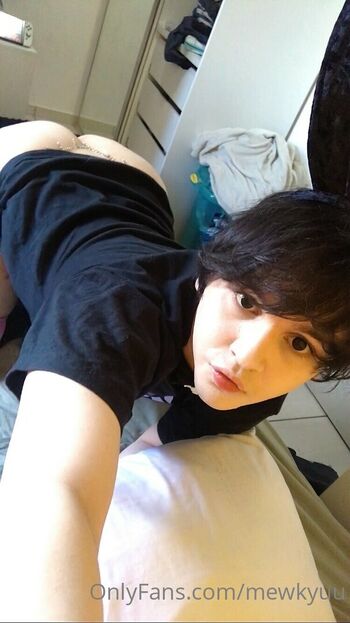 Full leaked Mewkyu private onlyfans photo