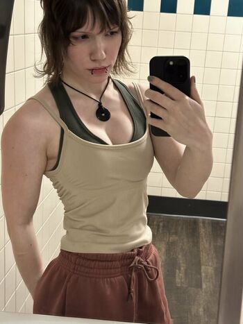 Full leaked Mewnii private onlyfans photo