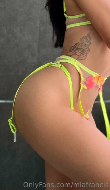 Full leaked Mia francis private onlyfans photo