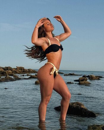 Full leaked Mia green private onlyfans photo