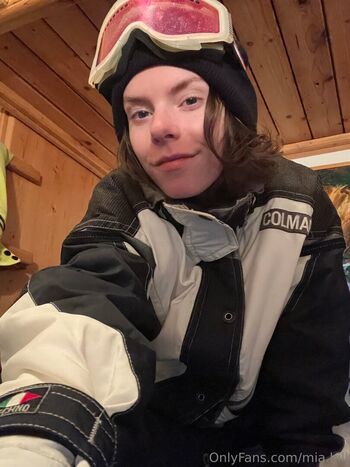 Full leaked Mia hill private onlyfans photo