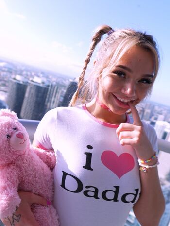 Full leaked Mia kay private onlyfans photo