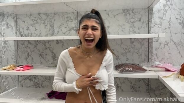 Full leaked Mia khalifa private photo