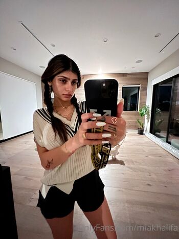 Full leaked Mia khalifa page private photo