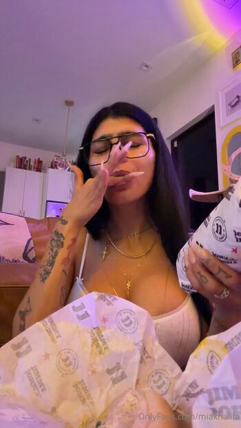 Full leaked Mia khalifa page private photo