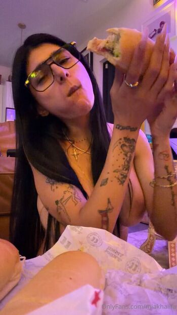 Full leaked Mia khalifa page private photo