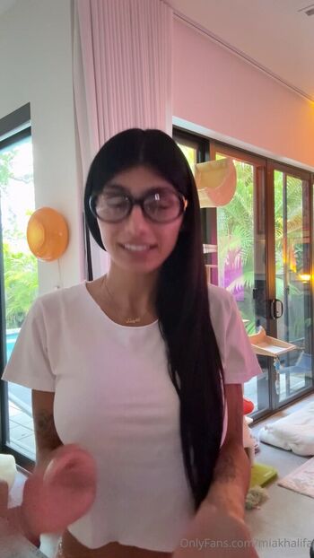 Full leaked Mia khalifa  page private photo