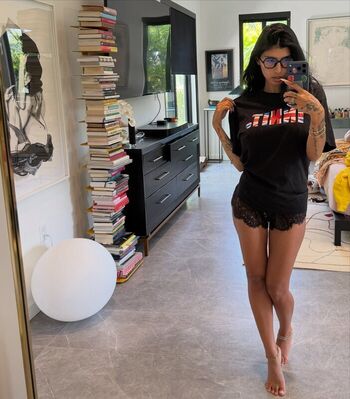 Full leaked Mia khalifa private photo