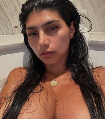 Full leaked Mia khalifa private photo
