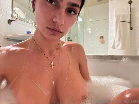 Full leaked Mia khalifa page private photo