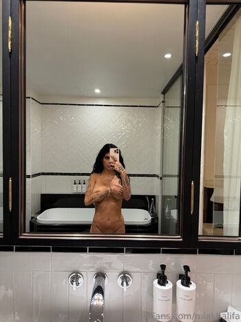 Full leaked Mia khalifa page private photo