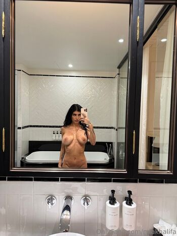 Full leaked Mia khalifa page private photo