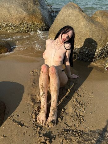 Full leaked Mia lady private photo
