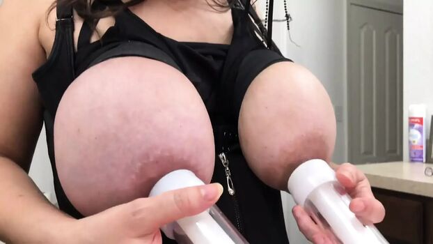 Full leaked Mia milker private onlyfans photo