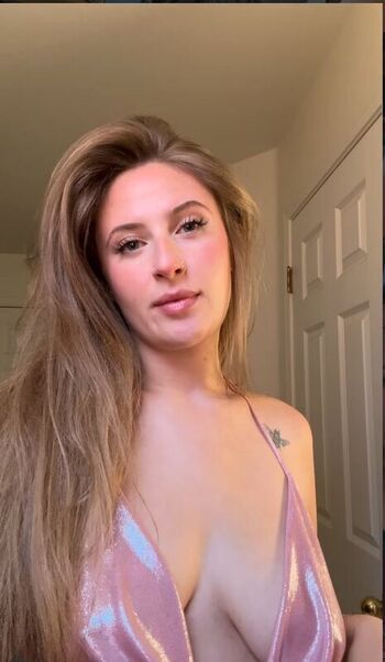 mia_noir
