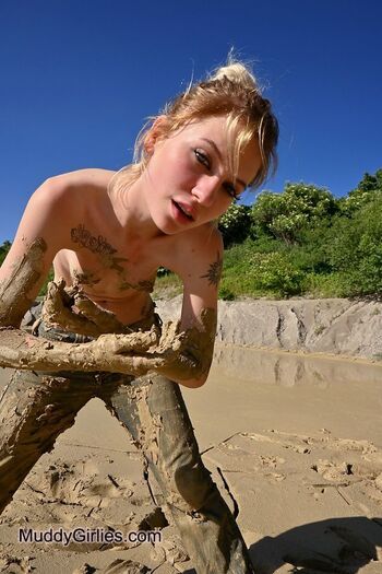 Full leaked Mia shy page private photo