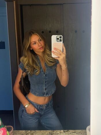 Mia Steele