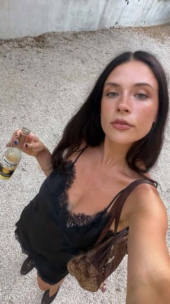 Full leaked Mia tomlinson private photo
