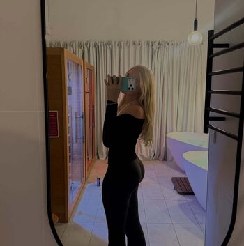 Full leaked Mia underhill private photo