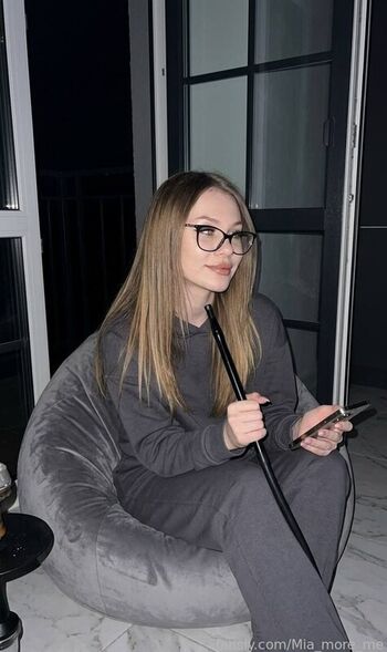 mia_vivid