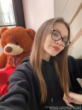 mia_vivid
