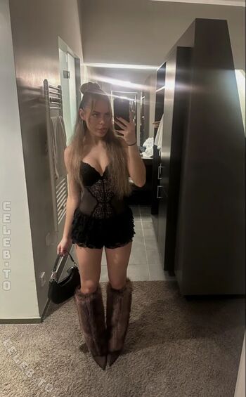 Full leaked Mia werner private photo