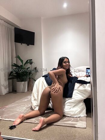 Full leaked Mia z private onlyfans photo