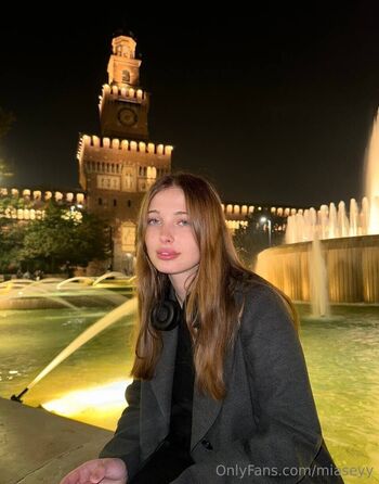 Full leaked Mia page private onlyfans photo