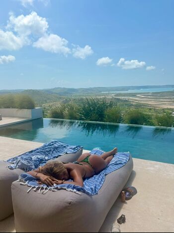 Full leaked Miaaaaa private onlyfans photo