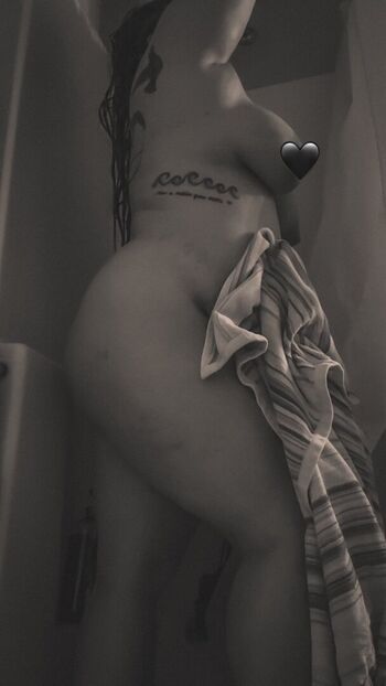 Full leaked Miaaarae private photo
