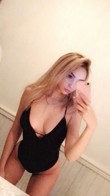 Full leaked Miaalesia private onlyfans photo