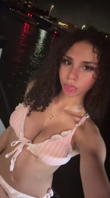 Full leaked Miahanlon private photo