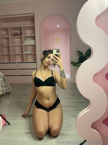 Full leaked Miamaeeee private photo