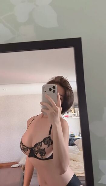 Full leaked Mianjaa private onlyfans photo