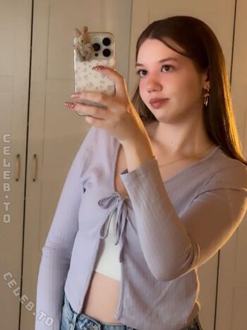 Full leaked Miavienna private photo