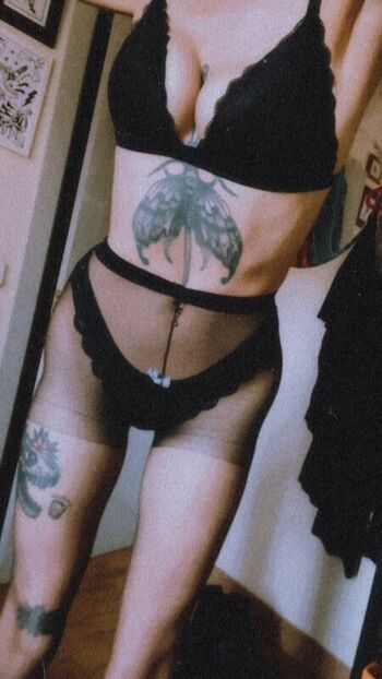 Full leaked Miavonfox private photo
