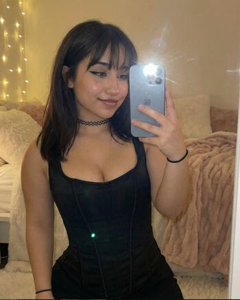 Full leaked Miax irl private onlyfans photo