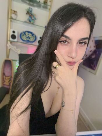 Full leaked Midna page private photo