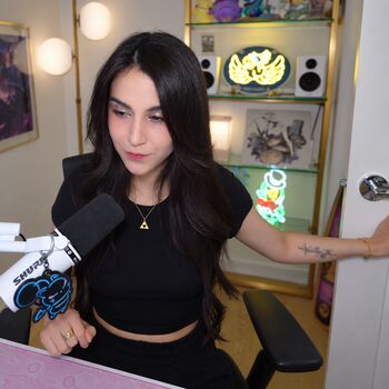 Full leaked Midna private photo