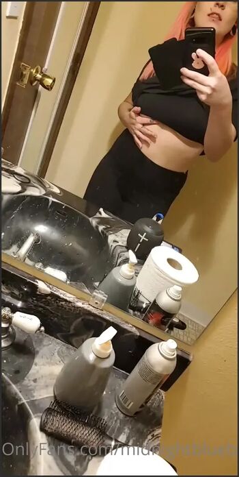 Full leaked Midnightblueberry private onlyfans photo