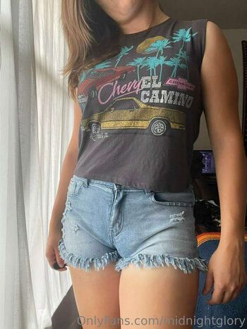 Full leaked Midnightglory private onlyfans photo