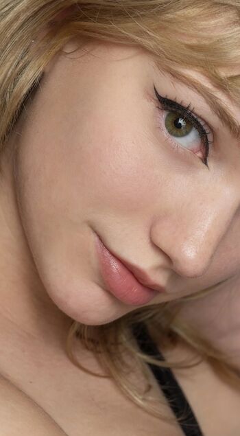 Full leaked Mikahhlynn private photo