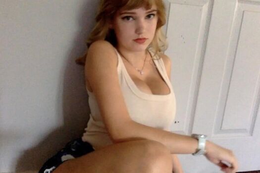 Full leaked Mikahhlynn private photo