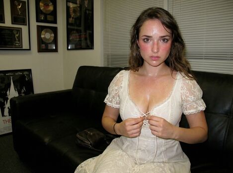 Full leaked Milana vayntrub page private onlyfans photo