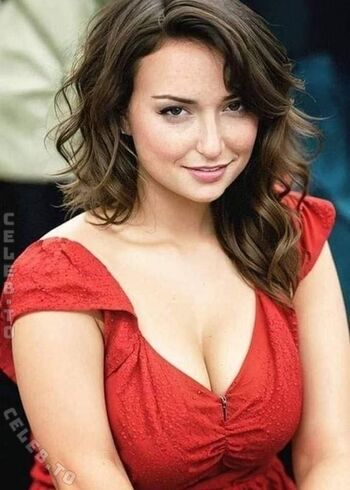 Milana Vayntrub