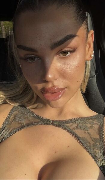 Full leaked Milaneedls private photo