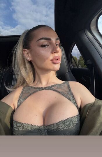 Full leaked Milaneedls private photo
